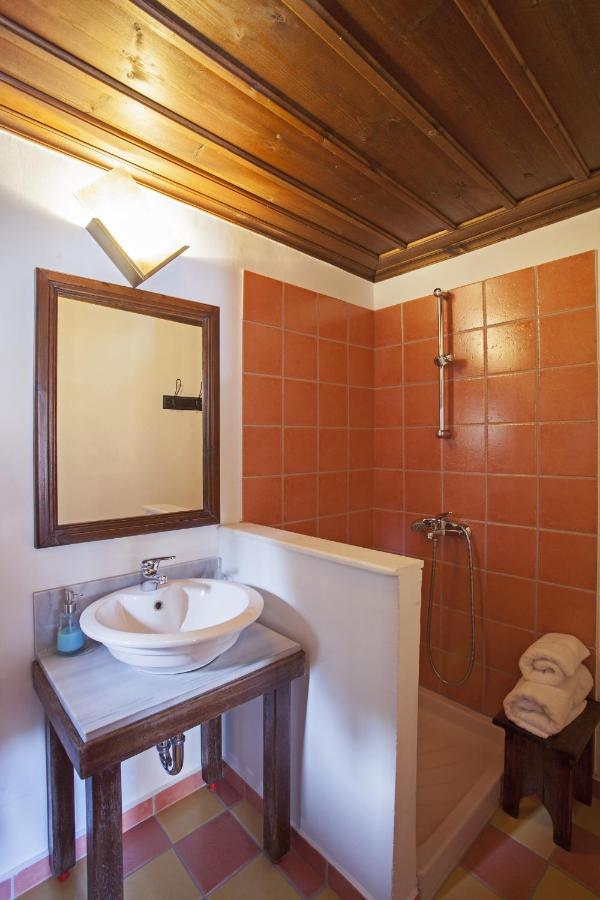Mpelleiko Hotel Stemnitsa Ngoại thất bức ảnh